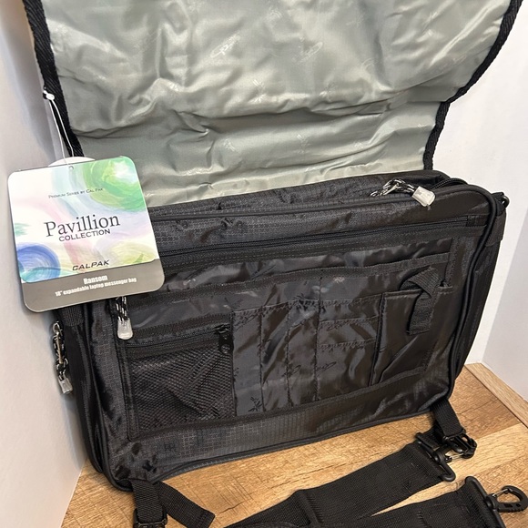 Pavilion Black Messenger Bag by Calpak 18” Laptop - Picture 4 of 10